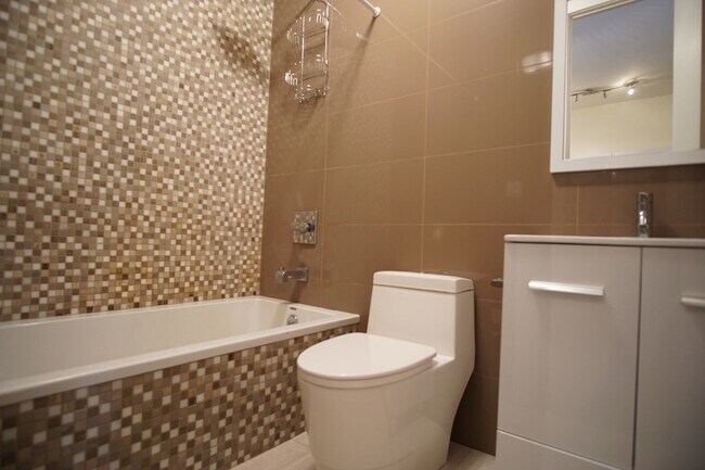 Building Photo - 88 Harman St