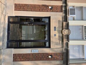 Building Photo - 1 bedroom in CHICAGO IL 60620