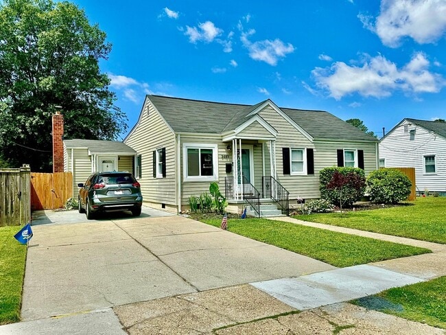 Building Photo - BEAUTIFUL HOME CLOSE TO AIRPORT AND MILITARY BASE.