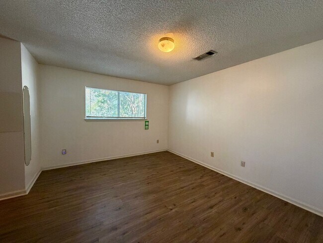 Building Photo - Court Square Condominiums, Unit A-104