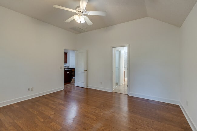 Building Photo - 626 Marsh View Dr