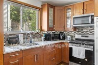 Building Photo - 483 Broadway