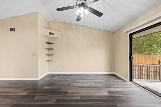 Building Photo - 208 Bartonwood Ct