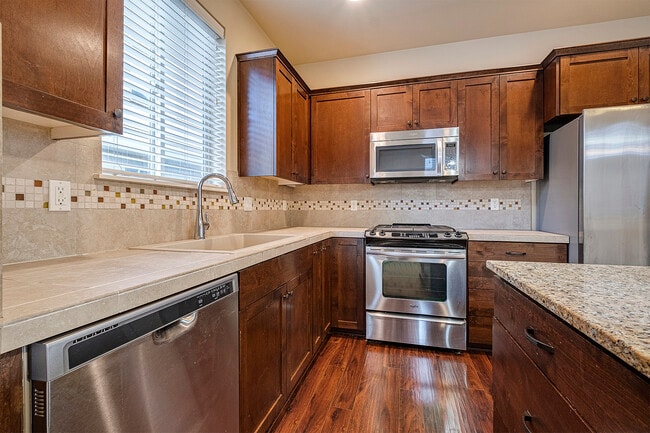 Building Photo - 14427 SW Meridian St