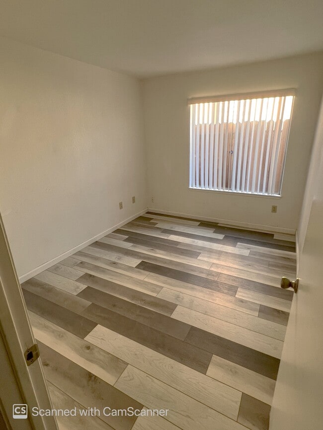 Building Photo - 8142 Scottsdale Dr