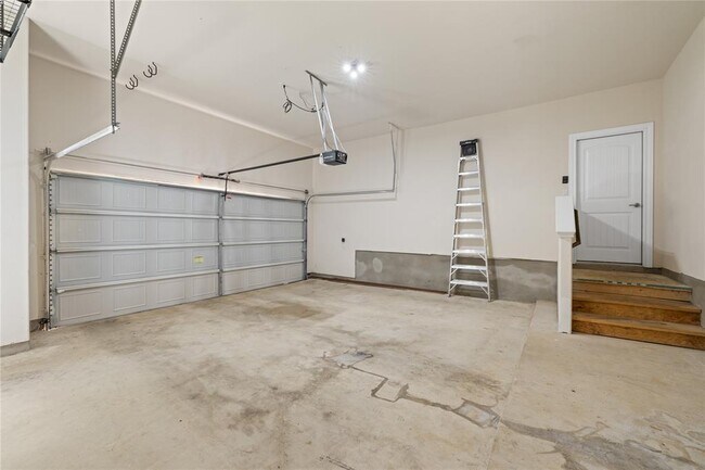 Building Photo - 2232 Skippy Cv