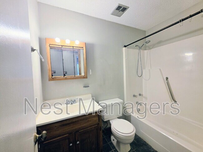 Building Photo - 4602 Gardenwood Ct
