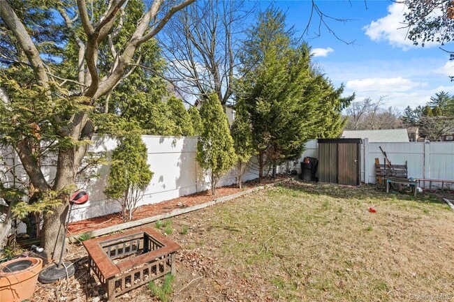 Building Photo - 102 Clinton St