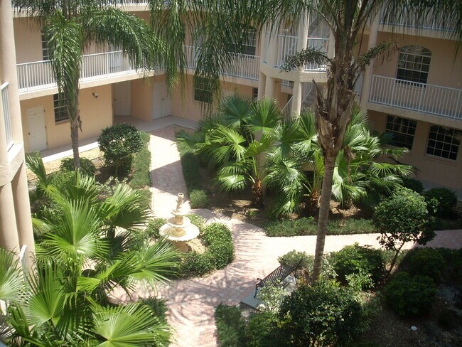 Building Photo - Modern 2BD/2BA Condo in Gondola Park