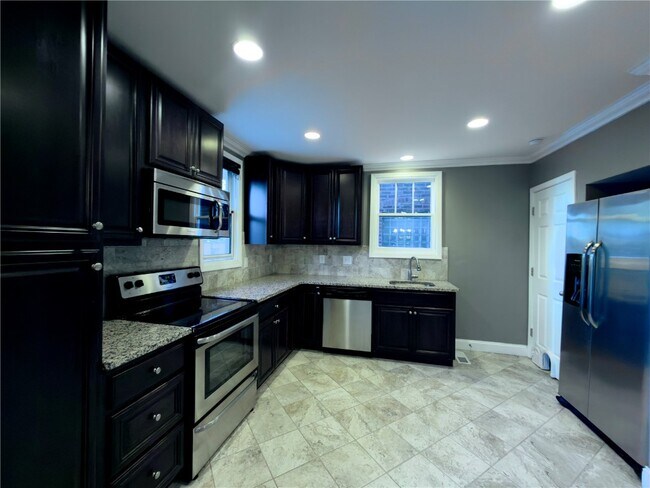 Building Photo - 6015 Elizabeth Ave