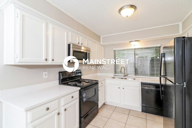 Building Photo - 3 Bedroom Pet-Friendly Home in Flower Mound, TX with Main Street Renewal