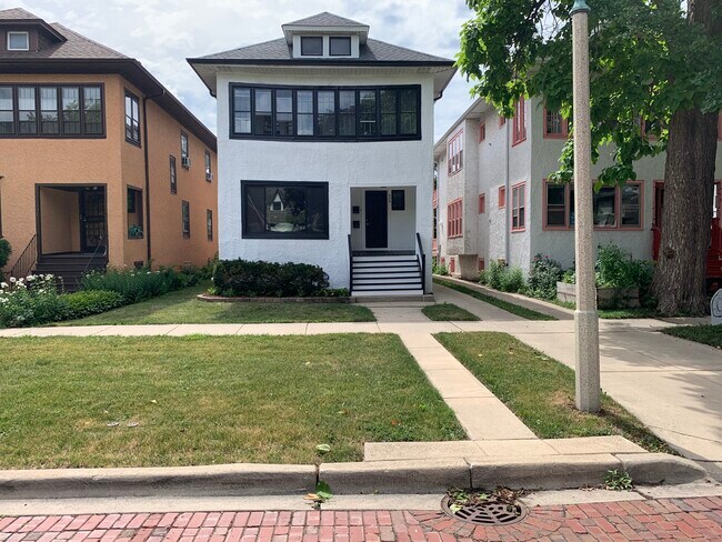 Building Photo - 605 N Humphrey Ave