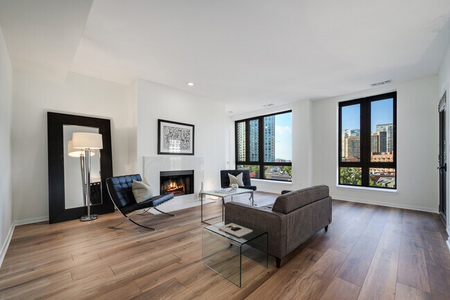 Building Photo - 400 N Clinton St