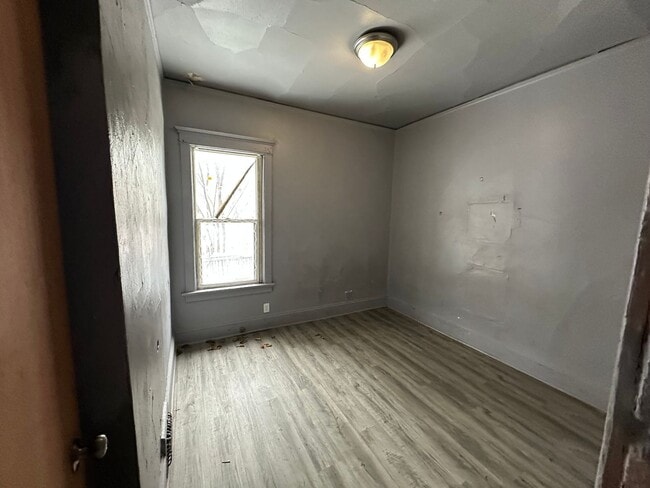 Building Photo - 2876 N 26th St