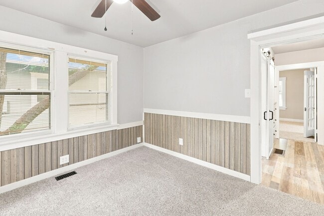 Building Photo - 1213 SW Plass Ave