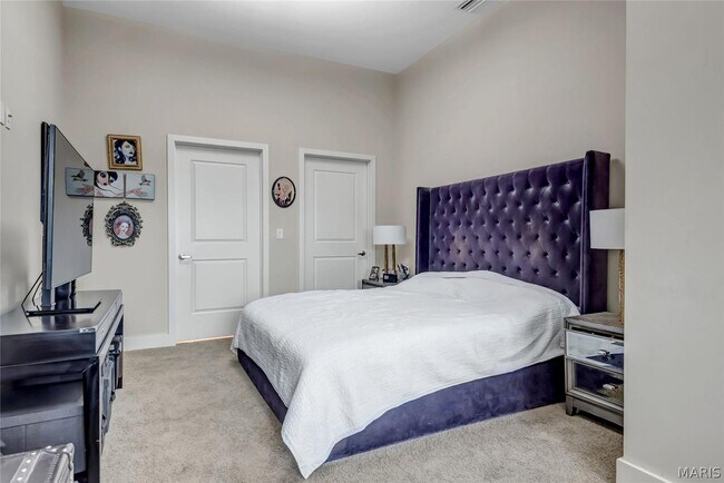 Building Photo - 8025 Maryland Ave