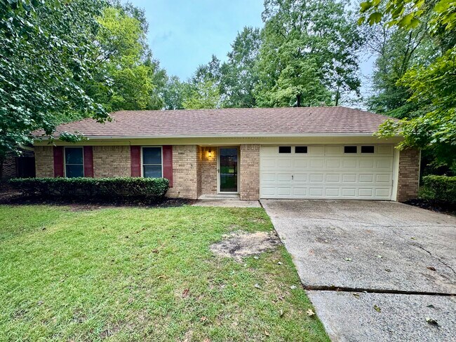 Primary Photo - 5 Northwood Dr