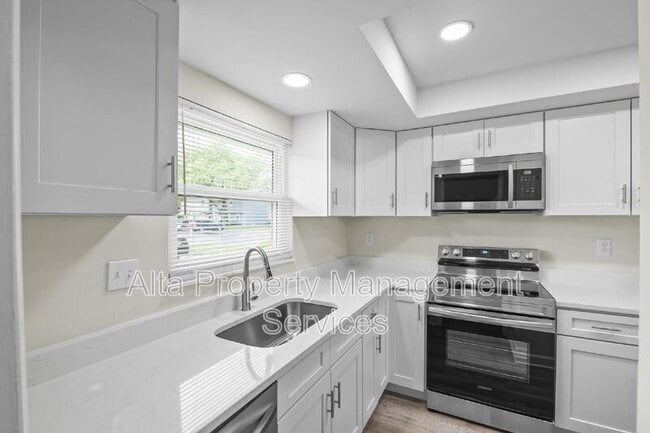 Building Photo - 11357 Bedford Oaks Dr