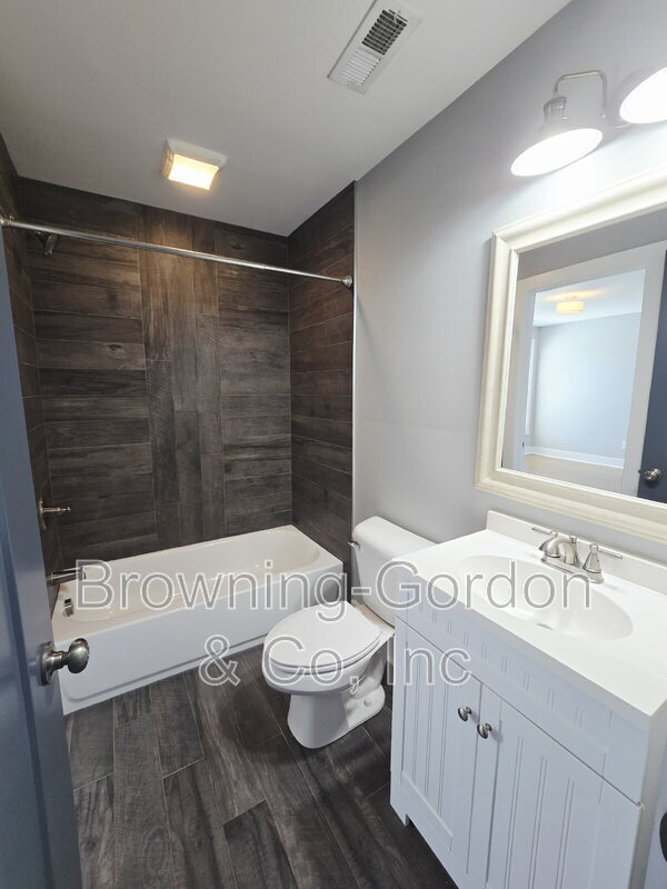 Building Photo - 668 A James Avenue