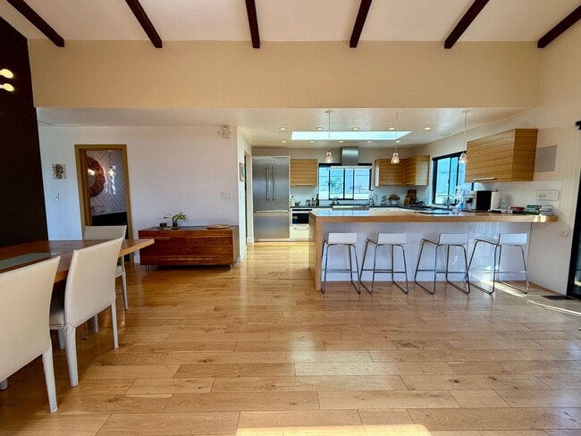 Building Photo - Unique 4 Bedroom House with OCEAN VIEWS in Sunset Cliffs! Fully Furnished! 6 Month Lease Term!