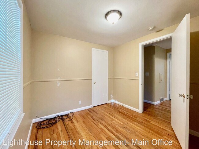 Building Photo - 4 br, 1.5 bath House - 1325 Dickinson St SE