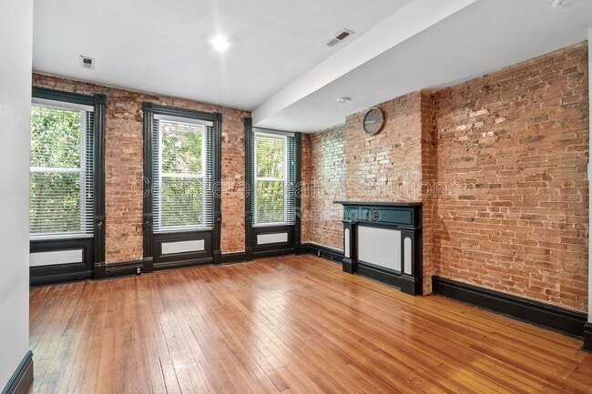 Building Photo - 2106 Cherokee St