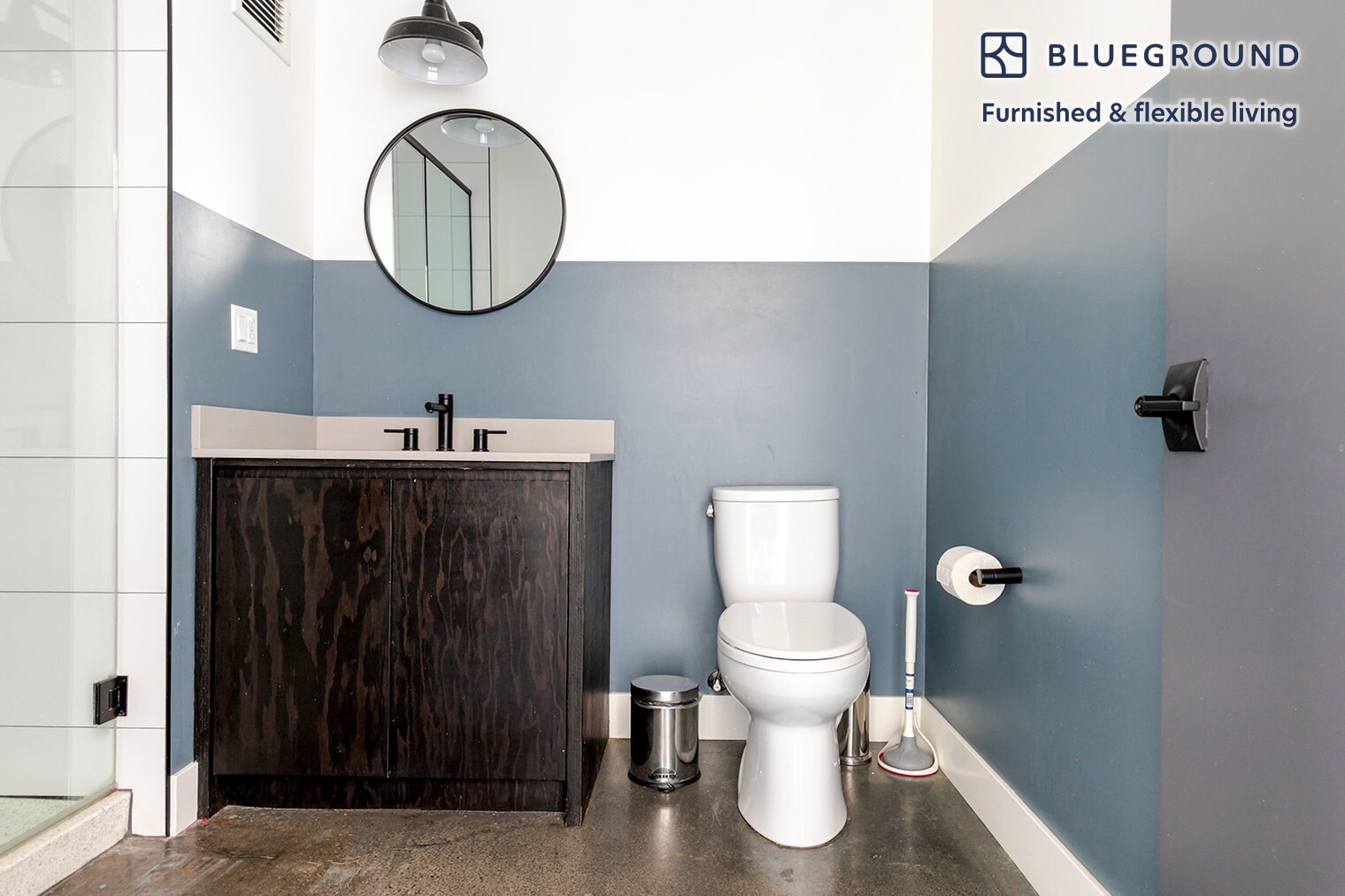 Building Photo - 2061 N Southport Ave