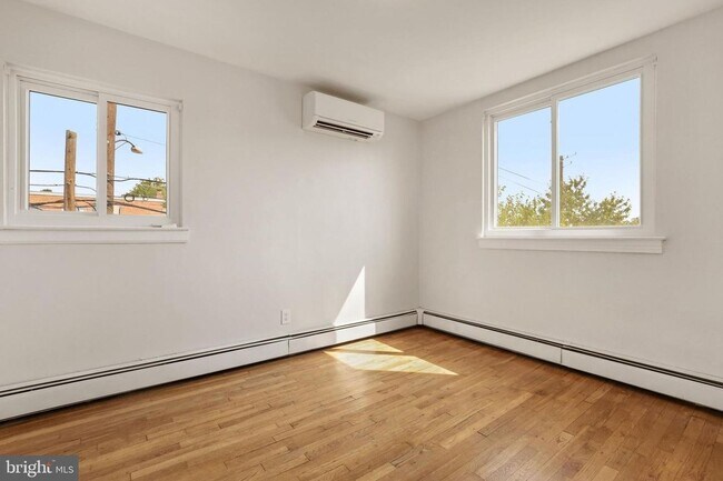 Building Photo - 5BR Home Near Takoma with Parking & Finished Lower Level