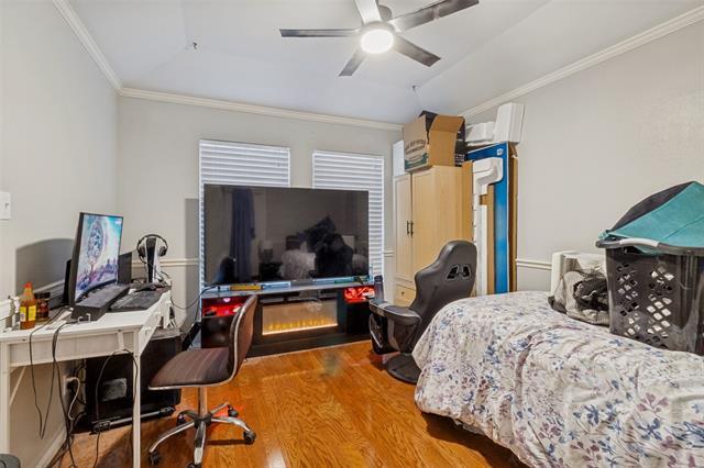 Building Photo - 3024 Encino Dr