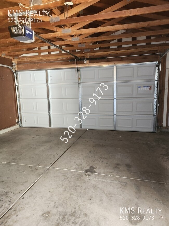 Building Photo - 5218 W Wood Owl Dr