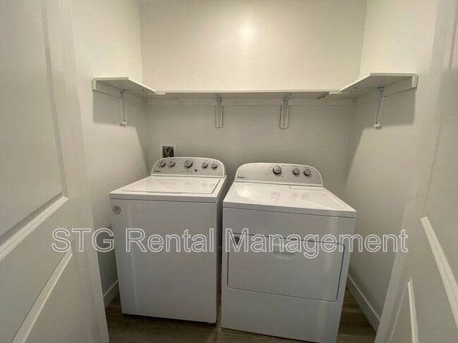 Building Photo - 3237 E Labyrinth Pt Cir