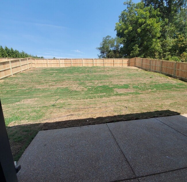 Building Photo - 6038 Daffodil Ln