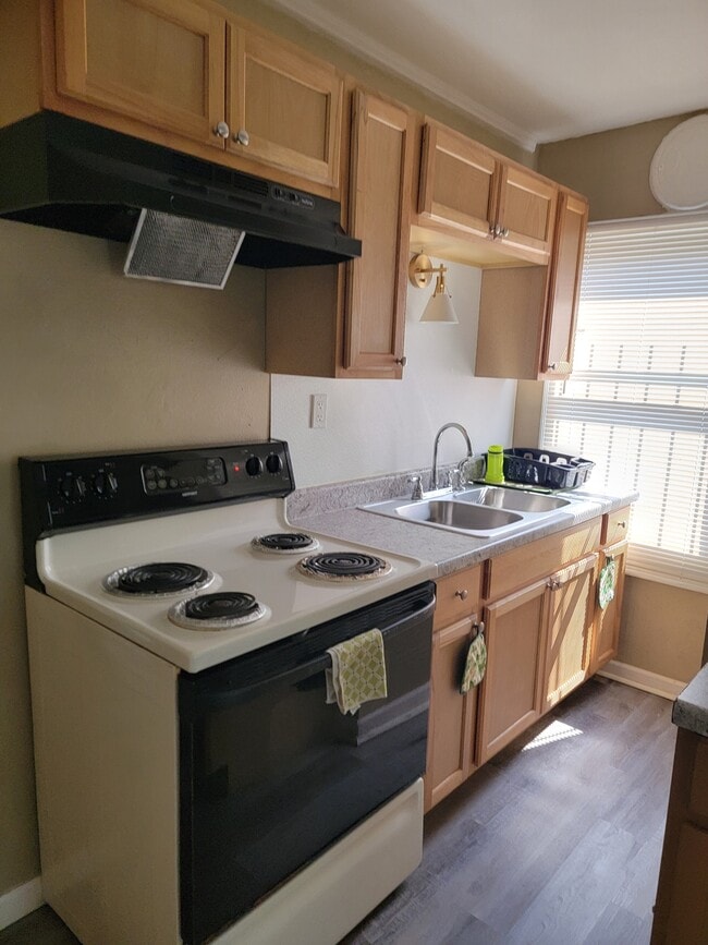 Building Photo - 857 Nassau Dr