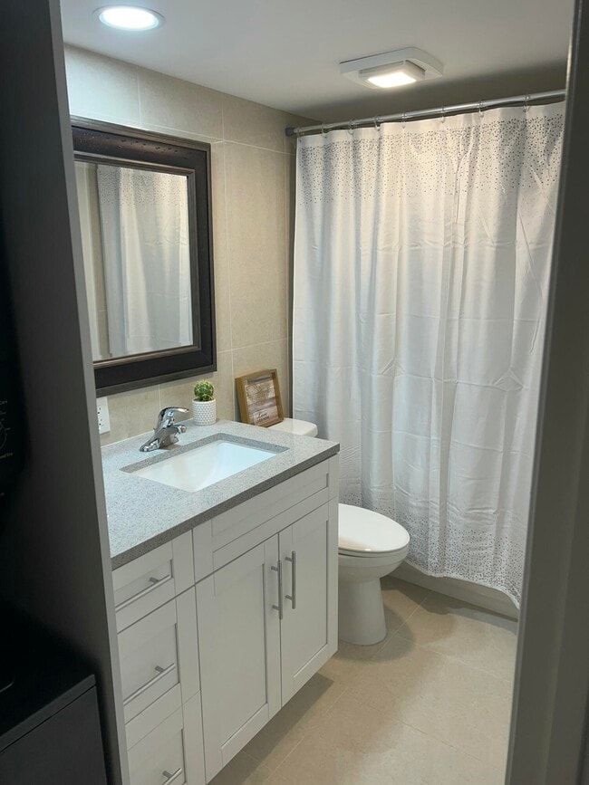 Building Photo - 2101 21st Ln