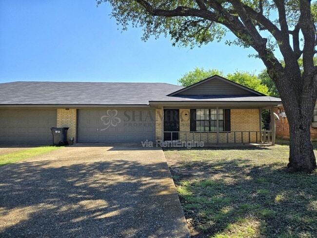 Primary Photo - 2202 Kirby Lee St