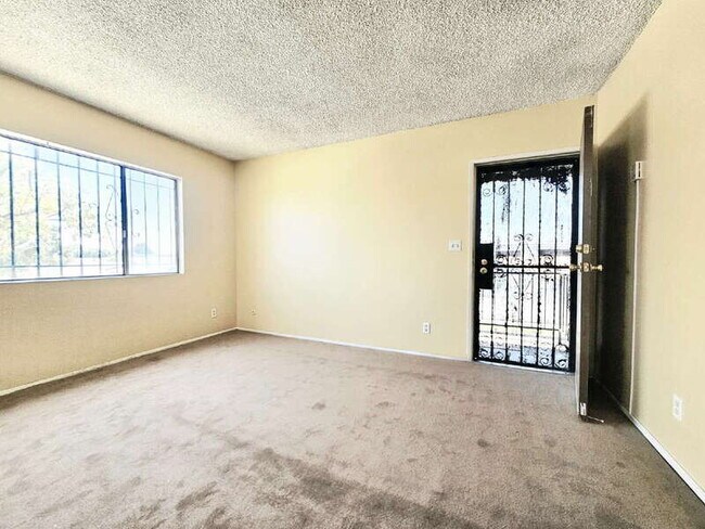 Building Photo - 8868 Wall St