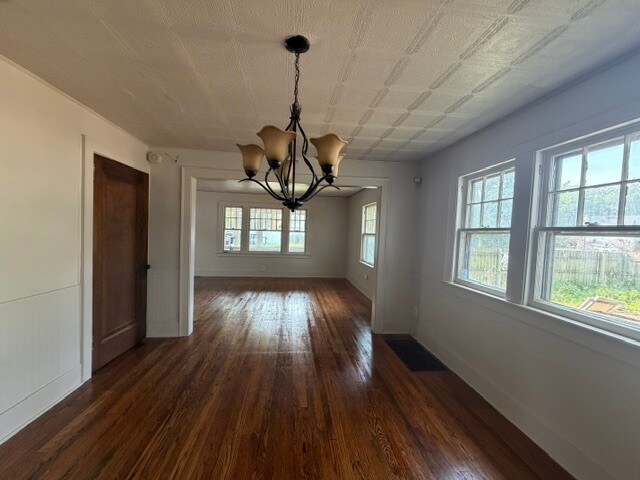 Building Photo - 1253 Diamond Ave