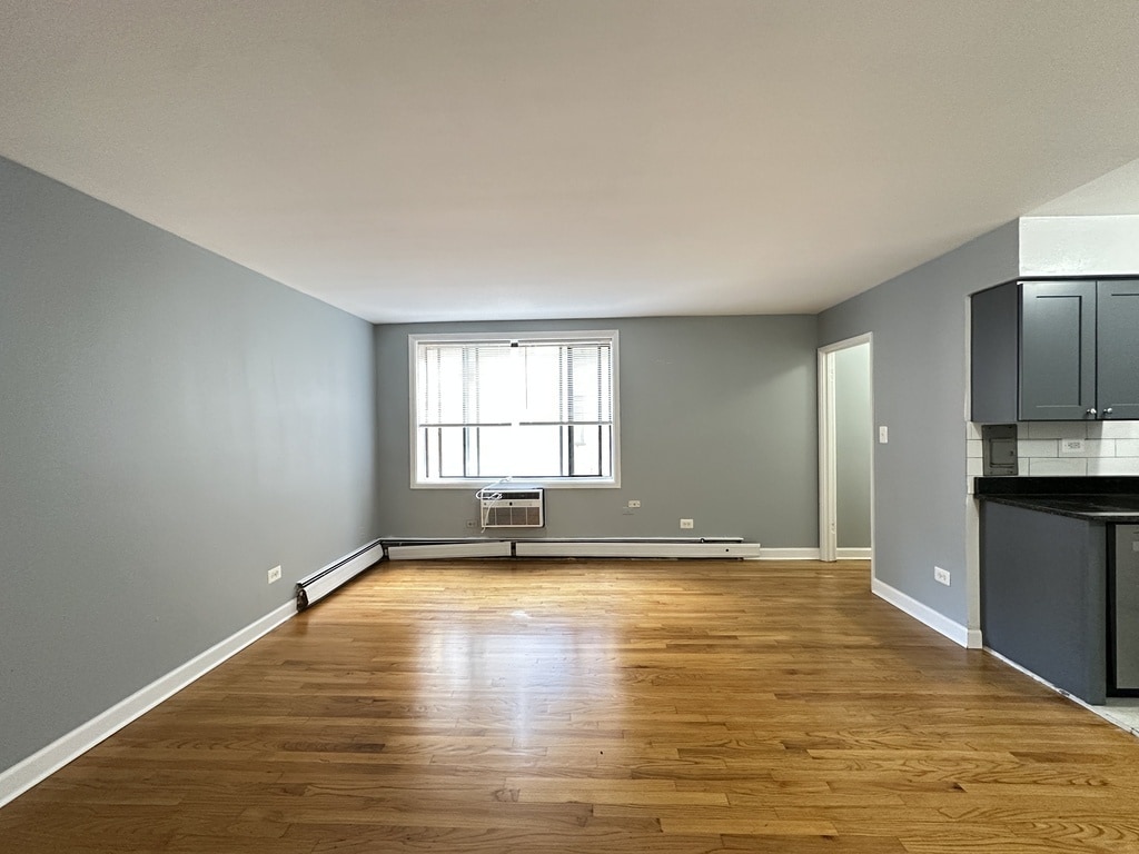 Building Photo - 1515 W Morse Ave