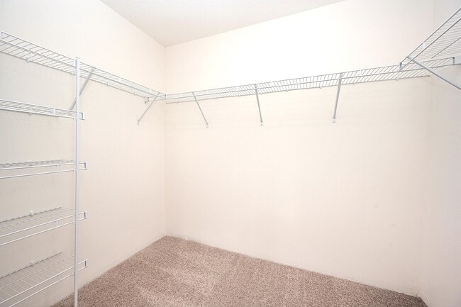 Building Photo - 979 Sanger St