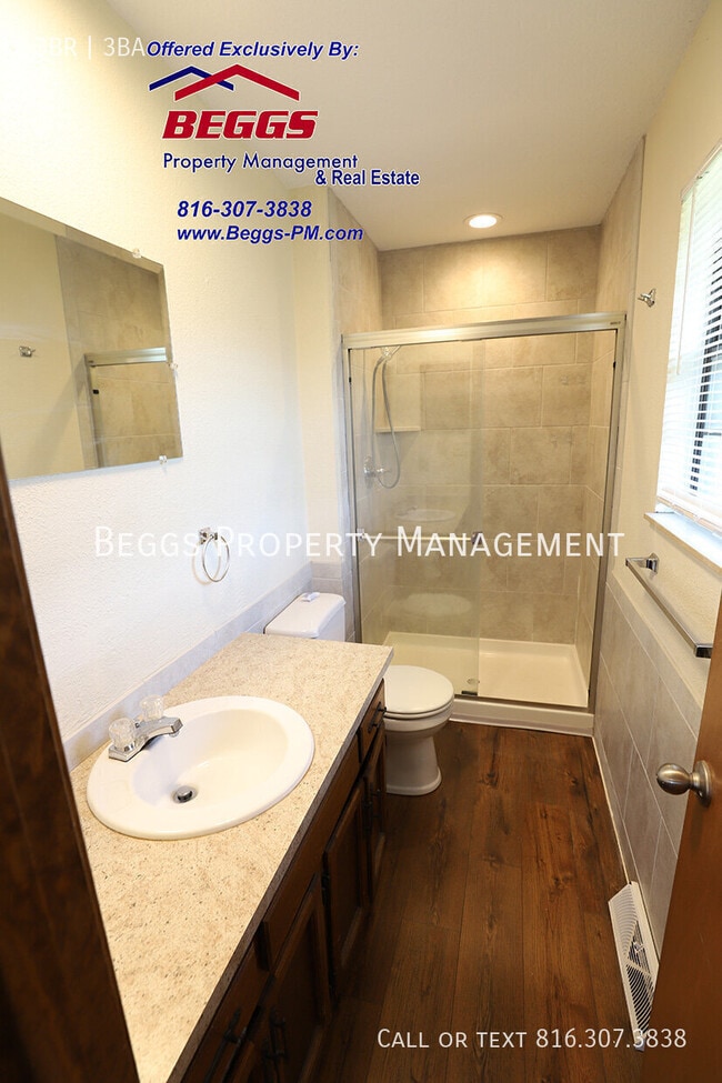Building Photo - 1221 Broadmore Ln