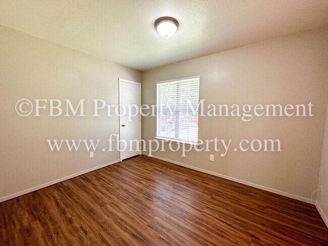 Building Photo - 107 Ave B