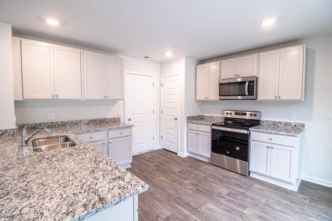 Building Photo - 495 Coconut Dr