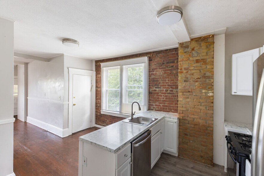 Building Photo - 1889 W 48th St