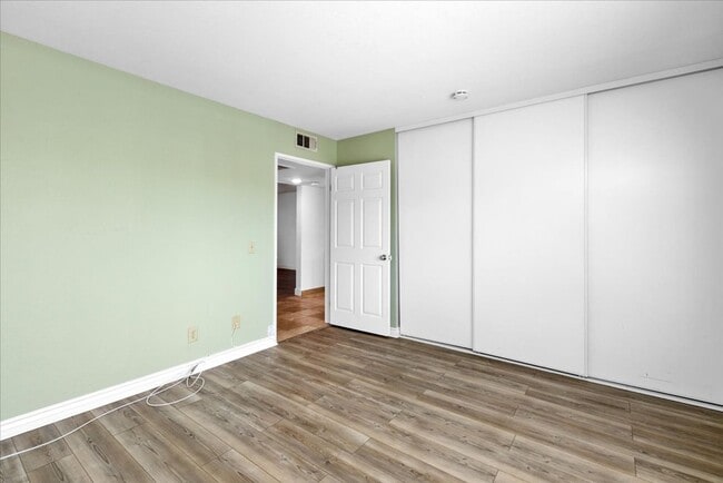 Building Photo - 2BR Bonsall Condo | Garage, Parking & Utilities Included
