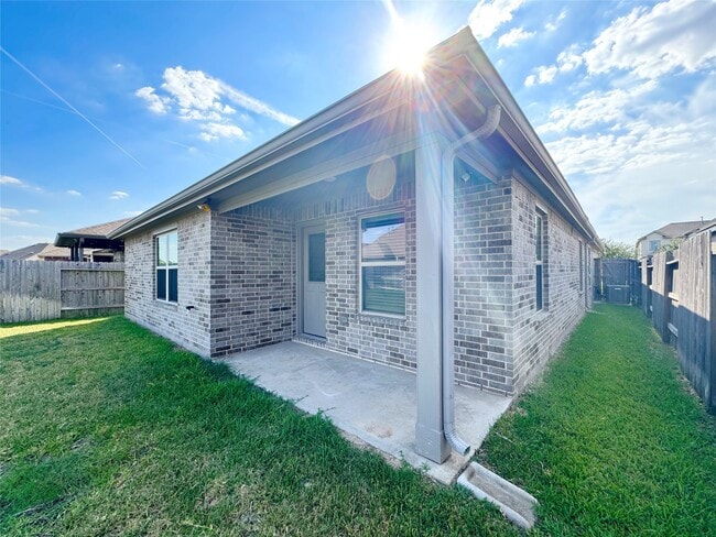 Building Photo - 9026 Beacon Mill Dr