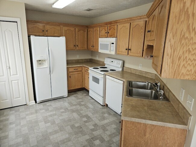 Building Photo - 403 Ford Ct