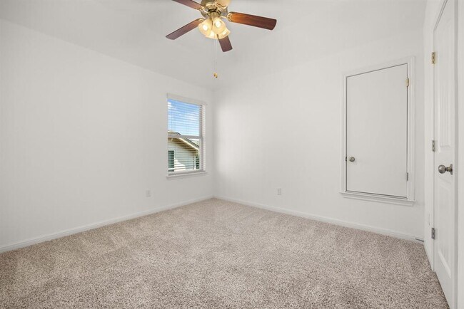 Building Photo - 5929 Gunnison Turn Rd