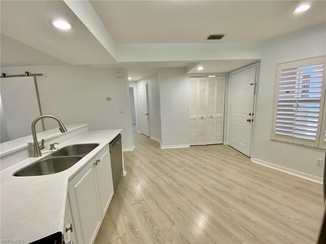 Building Photo - 1096 Woodshire Ln