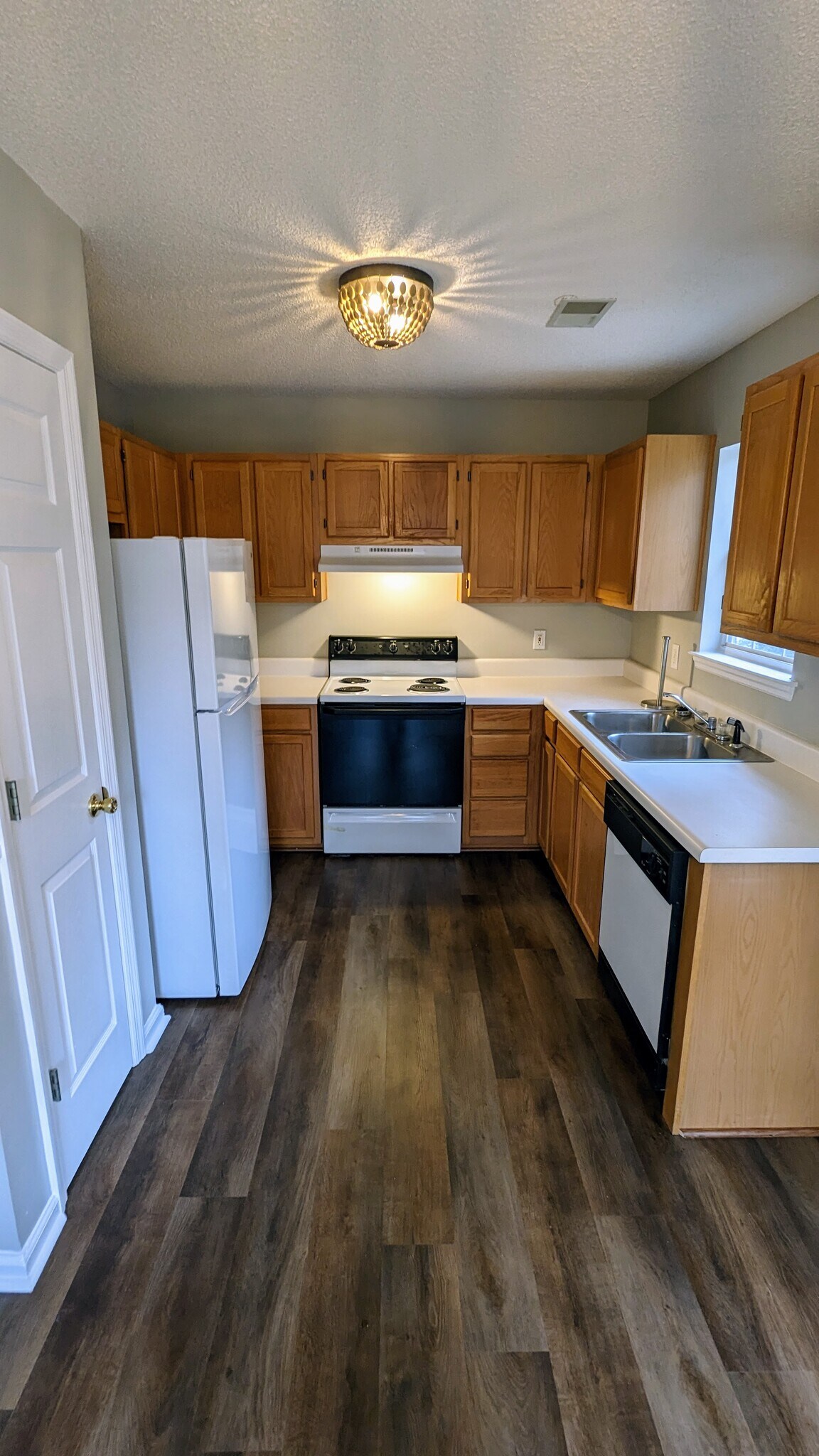 Building Photo - 205 Rice Hill Ct