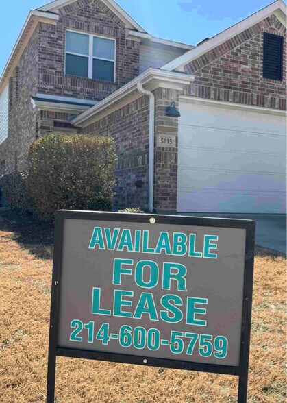Building Photo - 4933-5015 Villas Dr